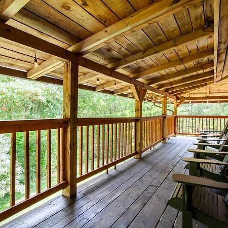 Forest Home Hot Tub Fire Pit Pool Table Пиджен-Фордж Экстерьер фото