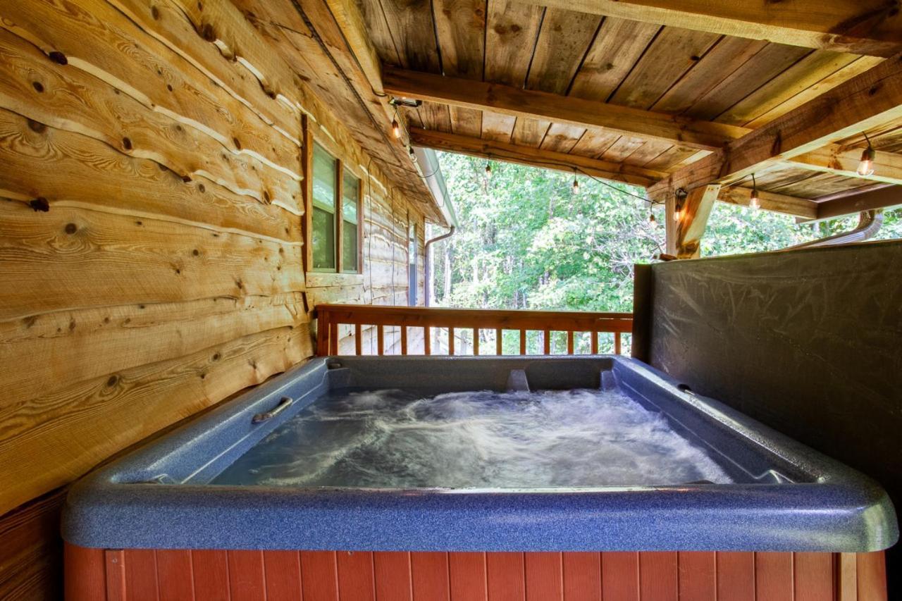 Forest Home Hot Tub Fire Pit Pool Table Пиджен-Фордж Экстерьер фото