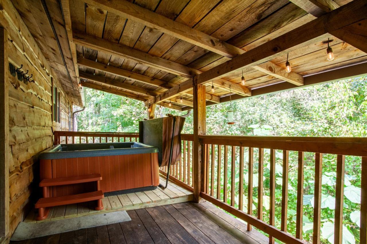 Forest Home Hot Tub Fire Pit Pool Table Пиджен-Фордж Экстерьер фото